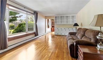 5 Fishing Cove Rd, North Kingstown, RI 02852