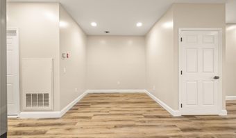 5 Jacqueline Way, North Babylon, NY 11703