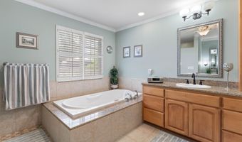 6766 Drake Dr, Anderson, CA 96007