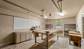 205 Old Palmetto Rd, Benton, LA 71006