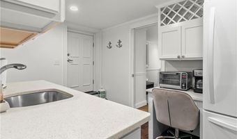 16 Shields St 2, Newport, RI 02840