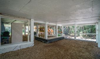 5052 Schira St, Bay St. Louis, MS 39520