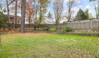 4004 ESTABROOK Dr, Annandale, VA 22003