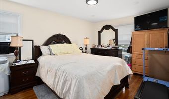 370 Montgomery Ave, Cranston, RI 02905