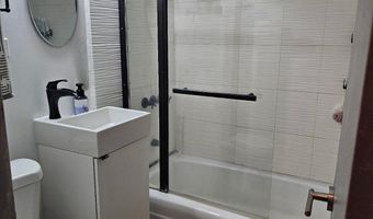 4600 DUKE St 807, Alexandria, VA 22304