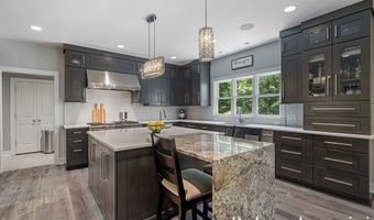 1977 EMERALD GLEN Ct NE, Ada, MI 49301