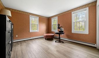 13 Birchwood Cir, Bedford, NH 03110