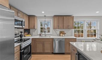 45 Valley View Dr, Cumberland, RI 02864