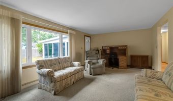 67 Castle Ct, Amherst, NY 14226