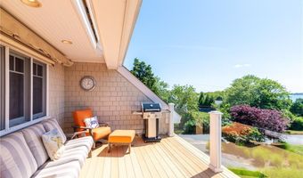 30 Bonnet View Dr, Jamestown, RI 02835