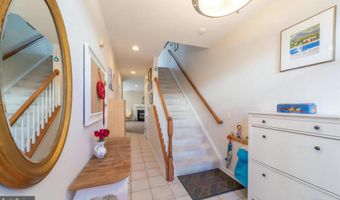 6931 ROLLING CREEK Way, Alexandria, VA 22315
