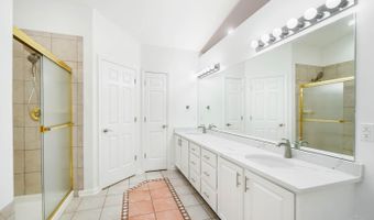 2558 Apple Ridge Ln, Amberley, OH 45236