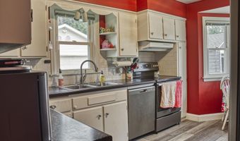 1702 S DOUGLAS St, Appleton, WI 54914