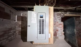 416 W 7th St, Auburn, IN 46706
