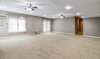 221 19th St SW, Altoona, IA 50009