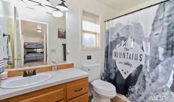 1496 Pine Ridge Dr, Cascade, ID 83611