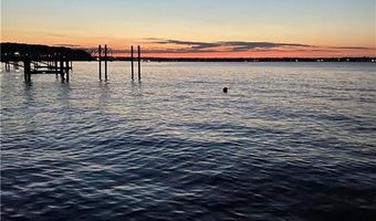 20 Robert Ave, Warwick, RI 02818