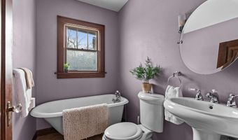 209 W PARKWAY Blvd, Appleton, WI 54911