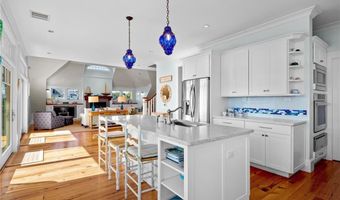 140 Tuckerman Ave, Middletown, RI 02842