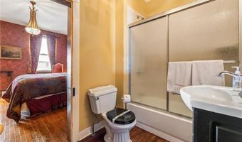 305 N Main St, Alma, WI 54610