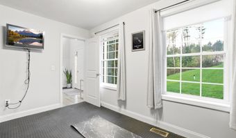 84 Juniper Cir, Auburn, NH 03032