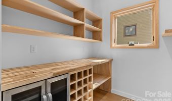 35 Grindstaff Dr, Asheville, NC 28803