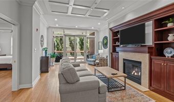 341 Thames St 103, Bristol, RI 02809