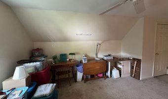 80 Baldwin Dr, Bangor, ME 04401