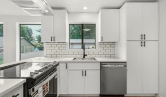 9020 SW 130TH Ave, Beaverton, OR 97008