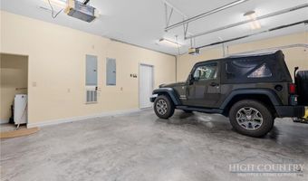 248 Hillcrest Ln, Banner Elk, NC 28604