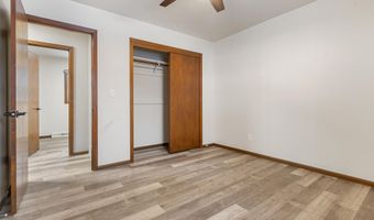 1726 SW 9th Ave, Aberdeen, SD 57401