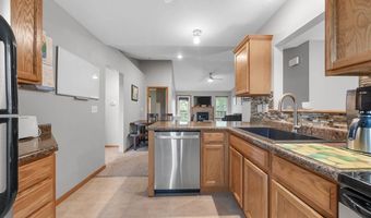 1005 Twilight Dr, North Liberty, IA 52317
