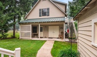 9093 Lake St, Alanson, MI 49706