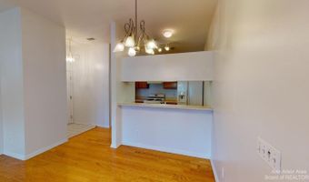 2795 S Knightsbridge Cir, Ann Arbor, MI 48105