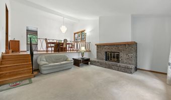 826 S Roosevelt Ave, Arlington Heights, IL 60005