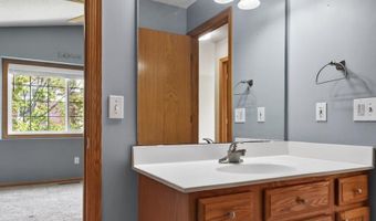15822 Fleet Trl, Apple Valley, MN 55124