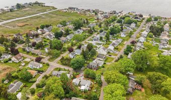 40 Uncas Rd, Clinton, CT 06413