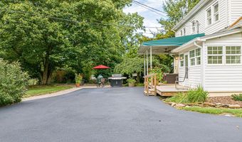 461 Circle Dr, Abingdon, VA 24210