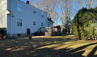 11 Candleberry Rd, Barrington, RI 02806