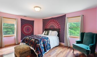 925 Hinesburg Rd, Brattleboro, VT 05301