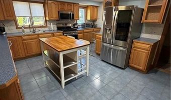 45 Pinewood Dr, North Providence, RI 02904