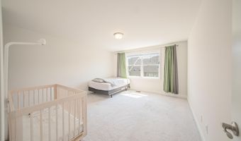 3081 N Spurway Dr, Ann Arbor, MI 48105