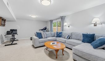 2 Brittania Dr 2, Danbury, CT 06811