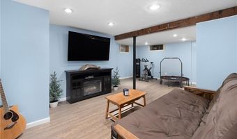 12 Robin Vale Dr, Glocester, RI 02857
