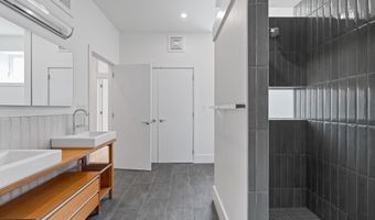 252 SUMAC St, Philadelphia, PA 19128