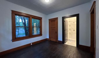 616 N 4th St, Arkansas City, KS 67005