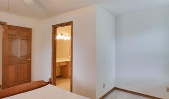 125 E WAYFARER Ln, Appleton, WI 54913