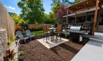 1050 Blackwood St, Altamonte Springs, FL 32701