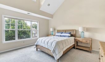 51 Faith Ln 51, Danbury, CT 06810