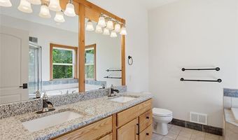 7271 Ray Rd, Argentine, MI 48473